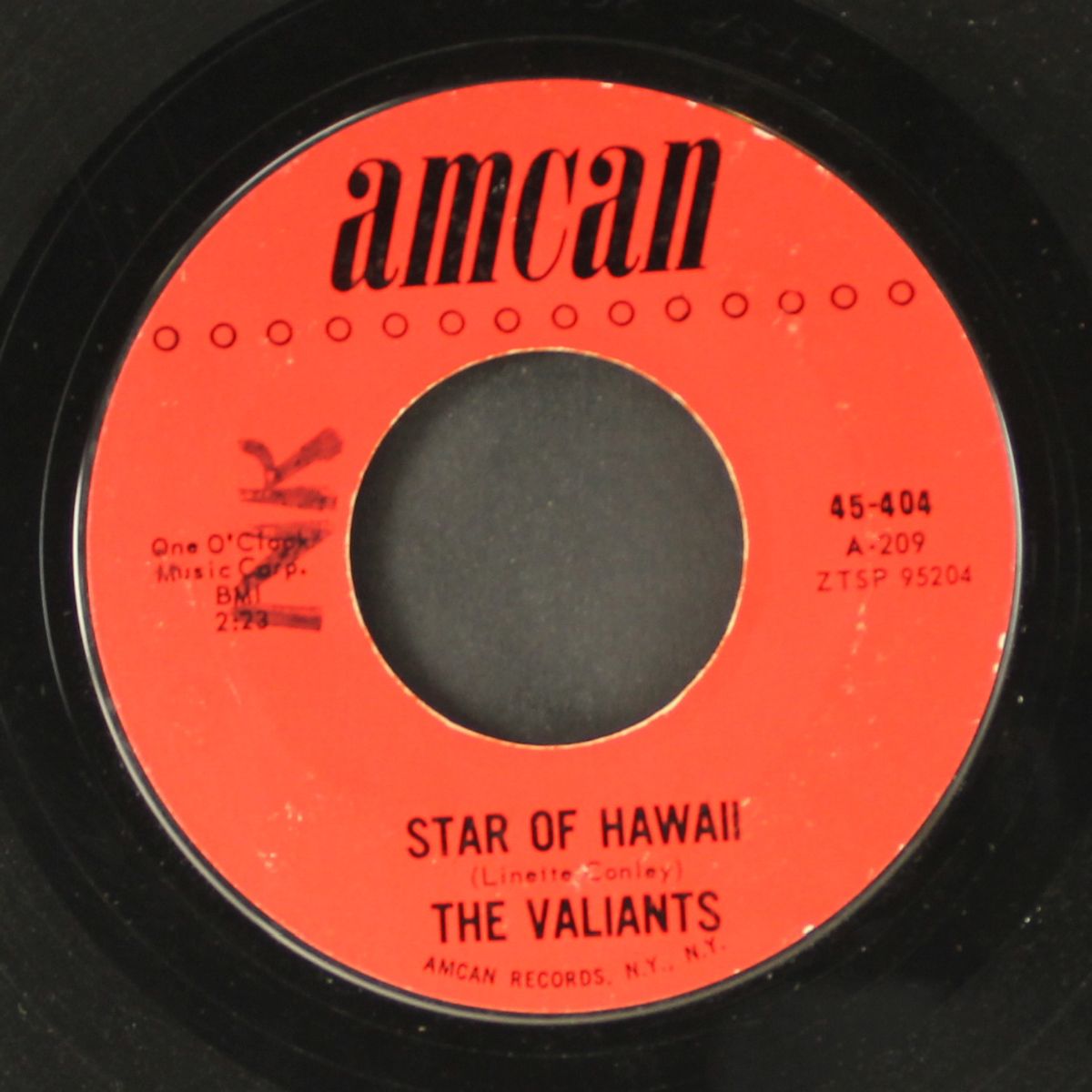 moonflight / star of hawaii by VALIANTS