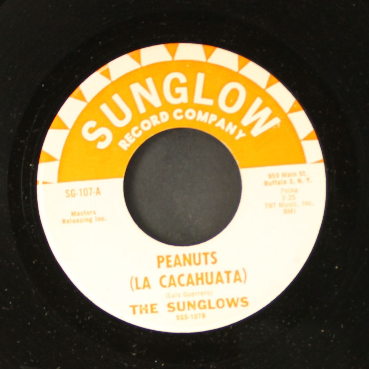 peanuts (la cacahuata) / happy hippo by SUNGLOWS