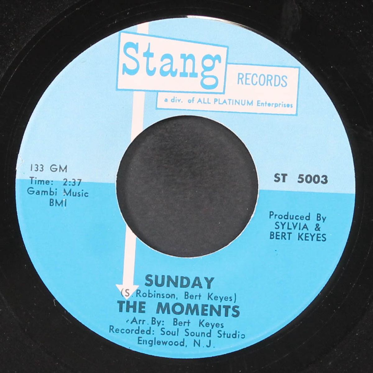 sunday / somebody loves you by MOMENTS