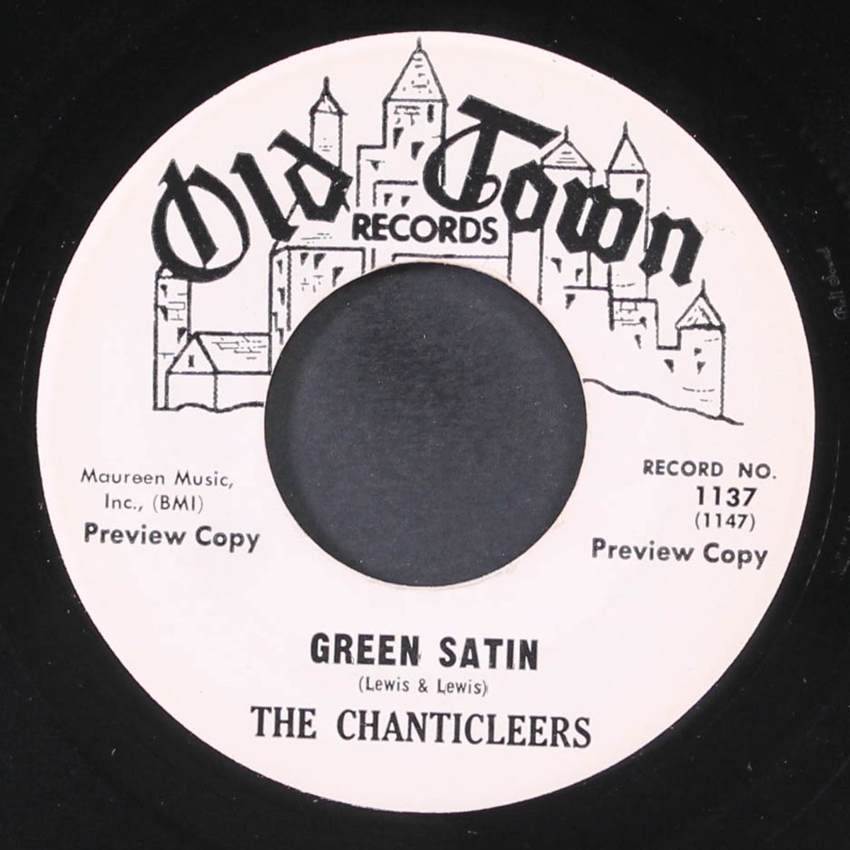 necklace of roses / green satin by CHANTICLEERS