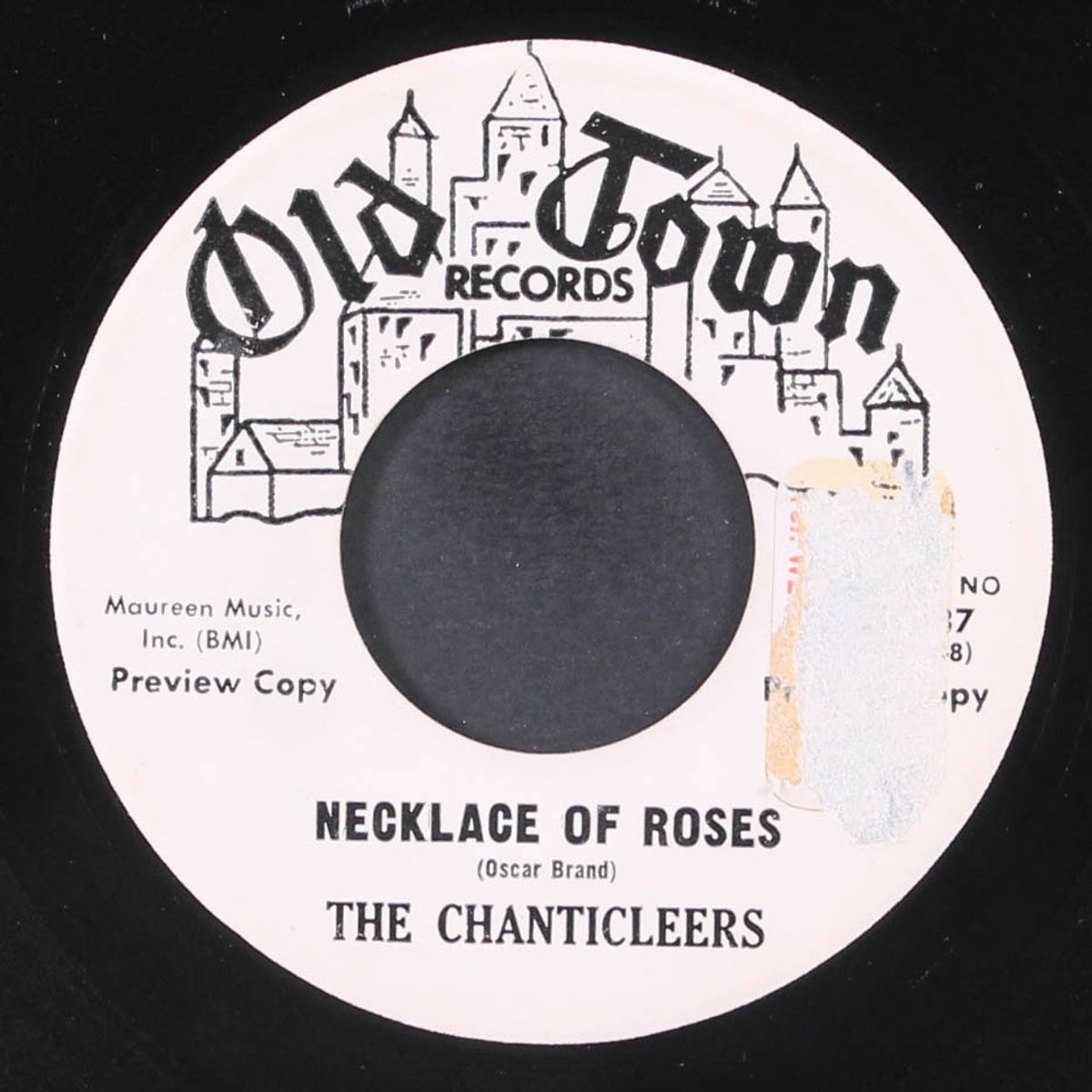 necklace of roses / green satin by CHANTICLEERS