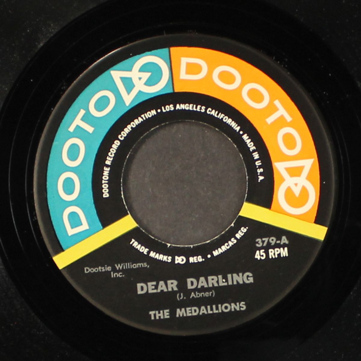 dear darling / don't shoot baby by MEDALLIONS