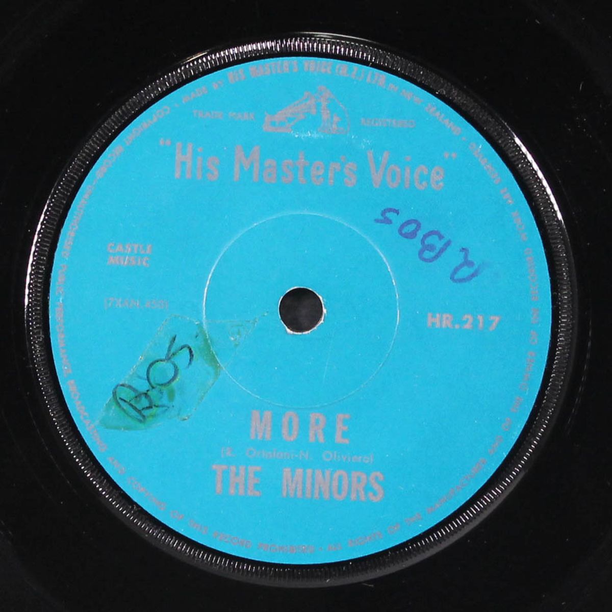 flight 805 / more by MINORS