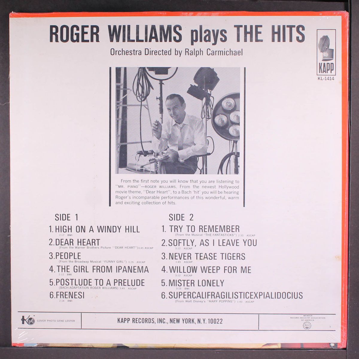 roger williams plays the hits by ROGER WILLIAMS