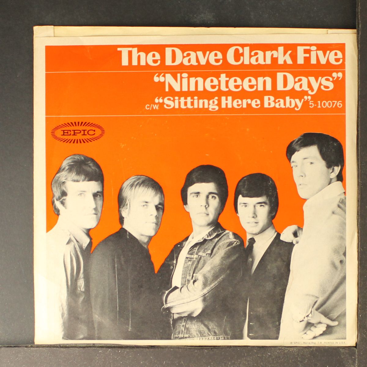 nineteen days / sitting here baby by DAVE CLARK FIVE