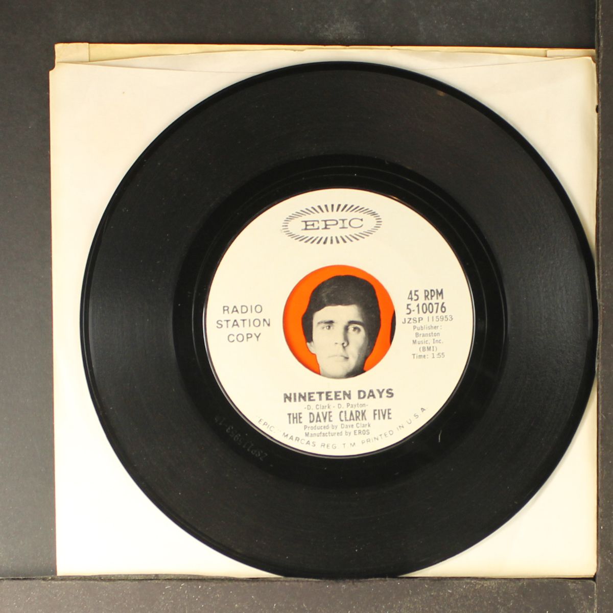 nineteen days / sitting here baby by DAVE CLARK FIVE