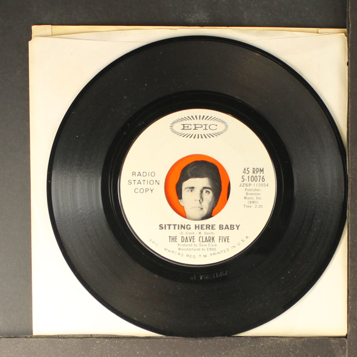 nineteen days / sitting here baby by DAVE CLARK FIVE