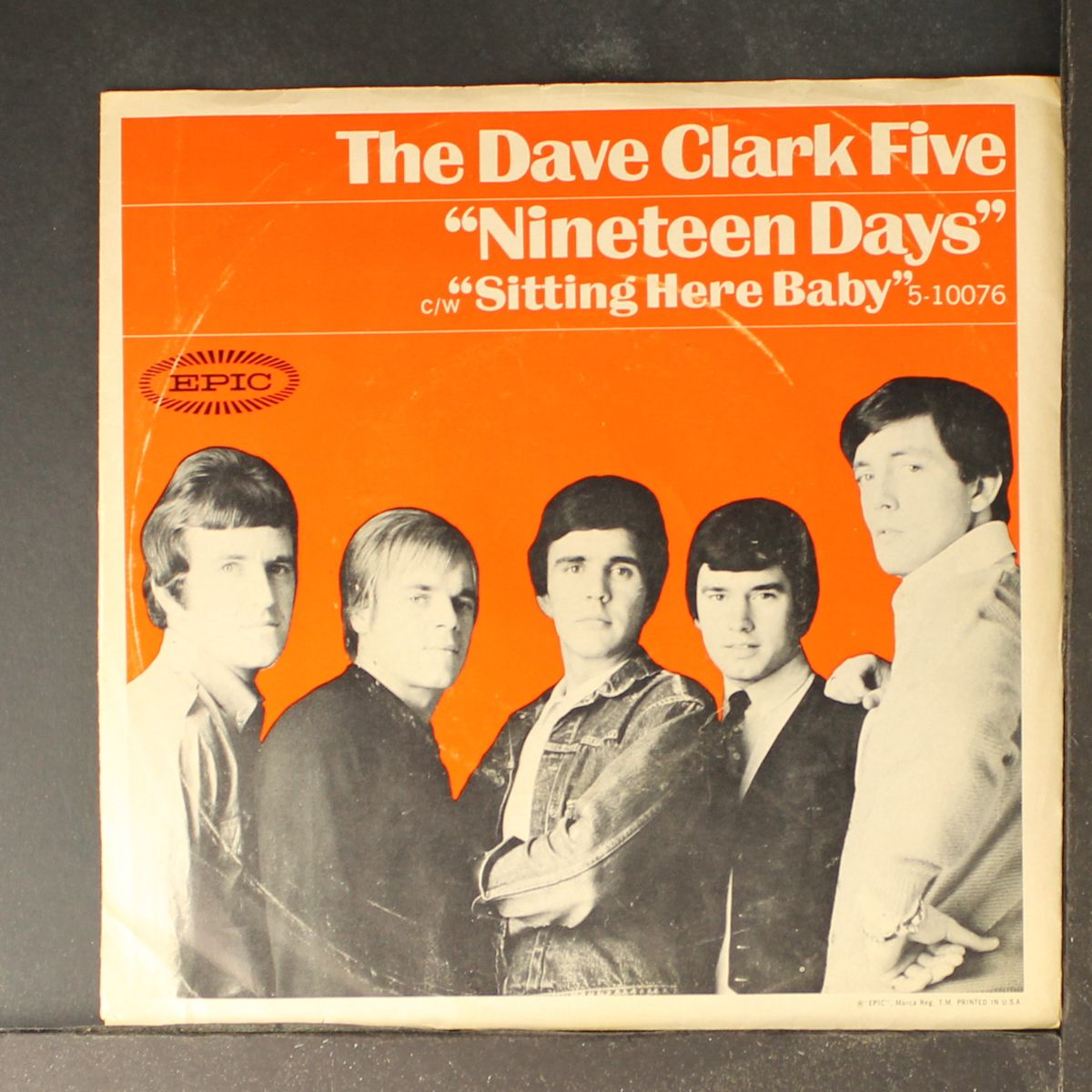 nineteen days / sitting here baby by DAVE CLARK FIVE