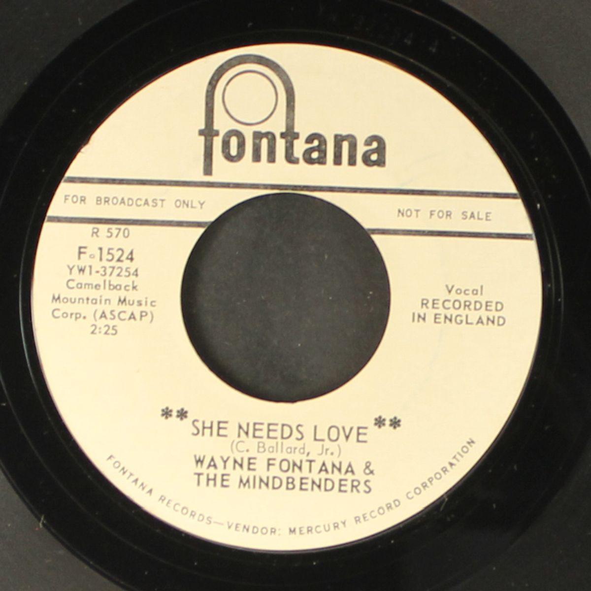 she needs love / like i did by WAYNE FONTANA & MINDBENDERS