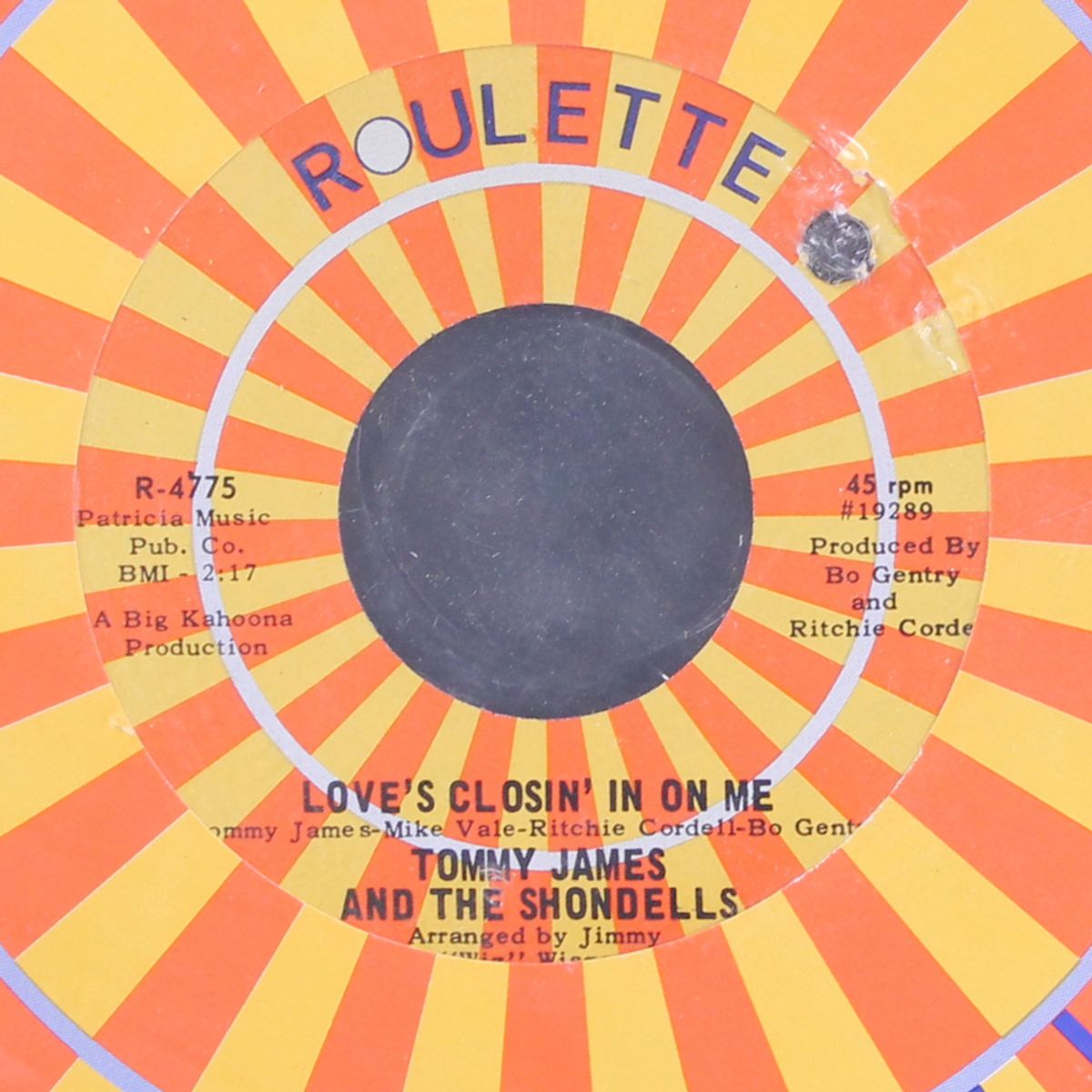 out of the blue / love's closin' in on me by TOMMY JAMES & SHONDELLS