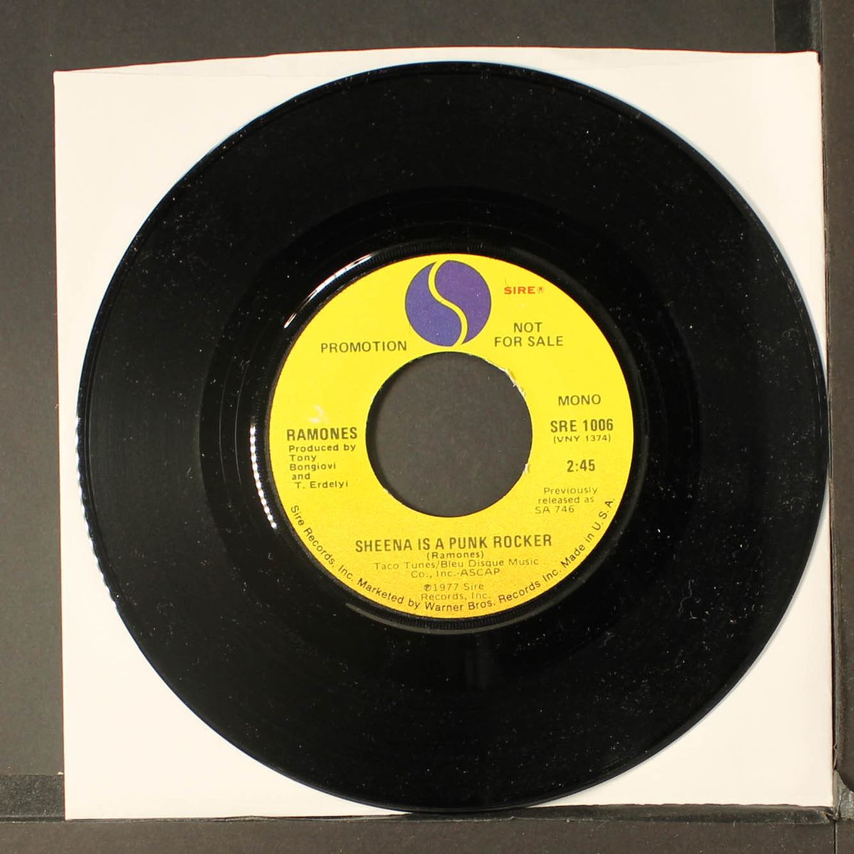 sheena is a punk rocker / mono by RAMONES