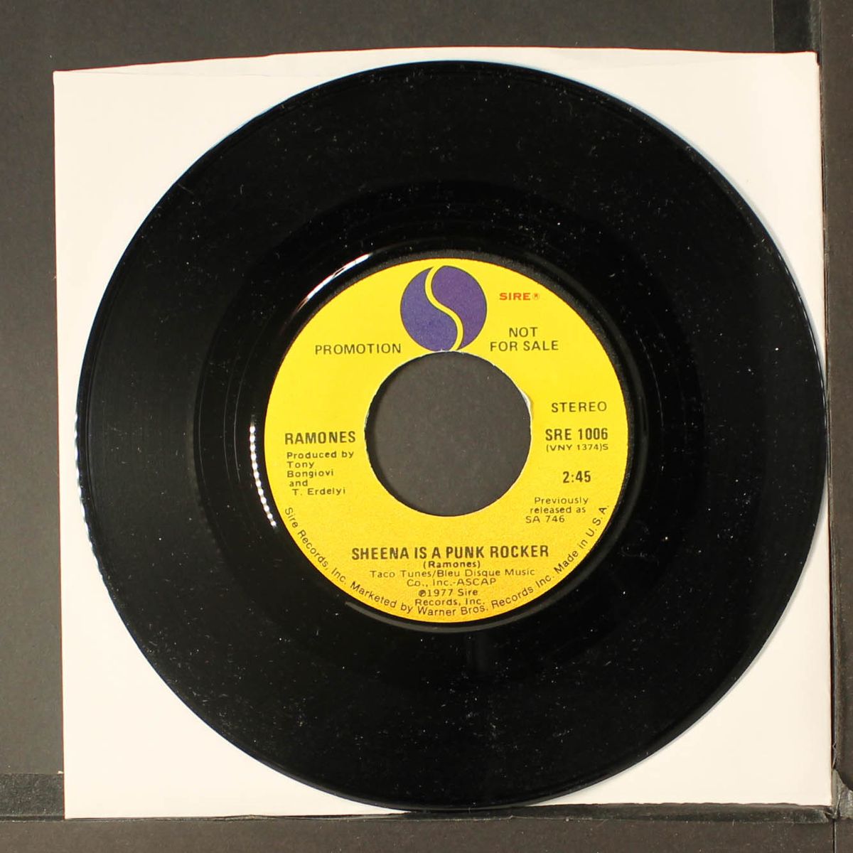 sheena is a punk rocker / mono by RAMONES