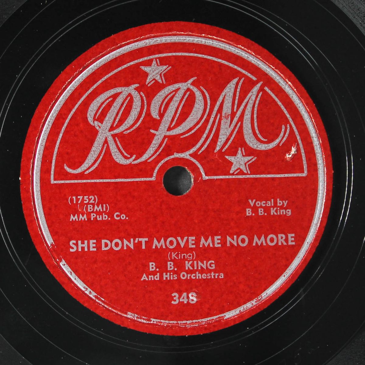 fine lookin' woman / she don't move me no more by B.B. KING
