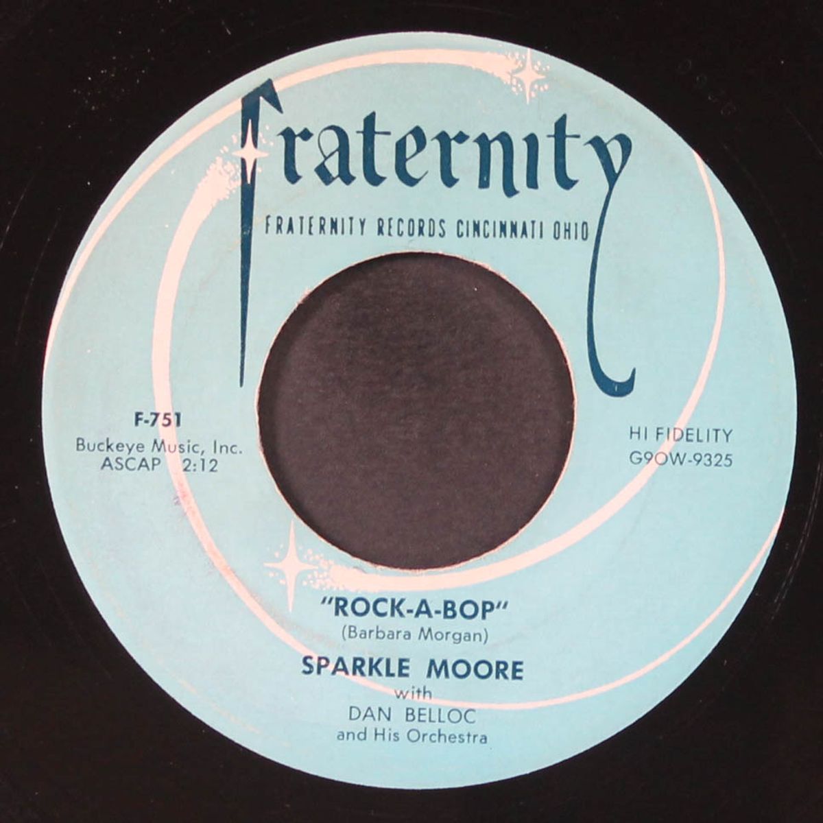 rock-a-bop / skull and cross bones by SPARKLE MOORE