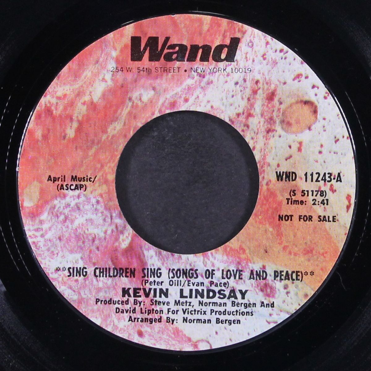 hang-ups of a child / sing children sing by KEVIN LINDSAY