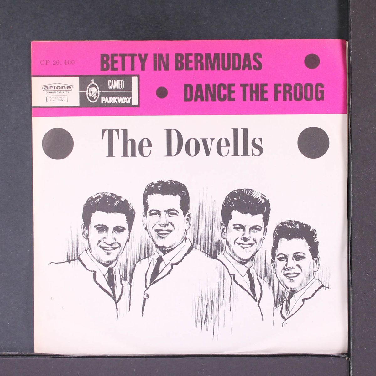 betty in bermudas / dance the frogg by DOVELLS