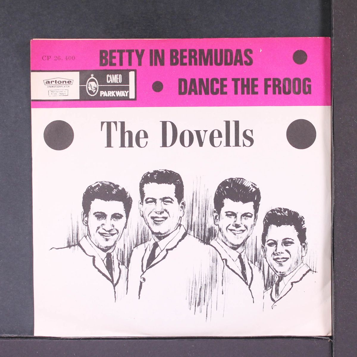 betty in bermudas / dance the frogg by DOVELLS