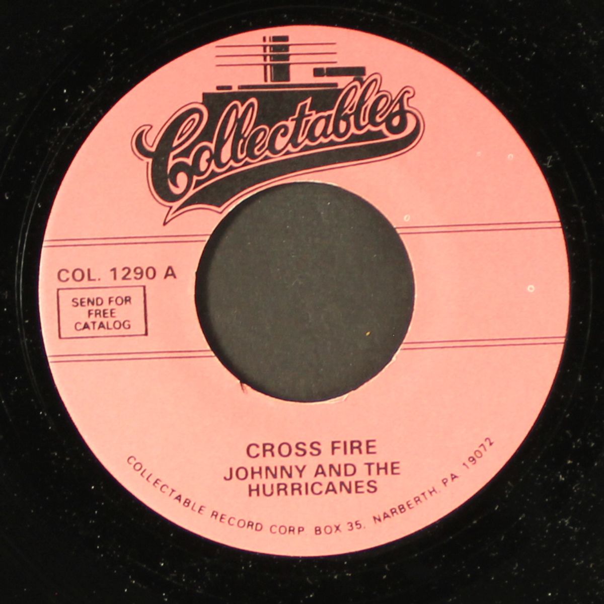 beatnik fly / cross fire by JOHNNY & HURRICANES