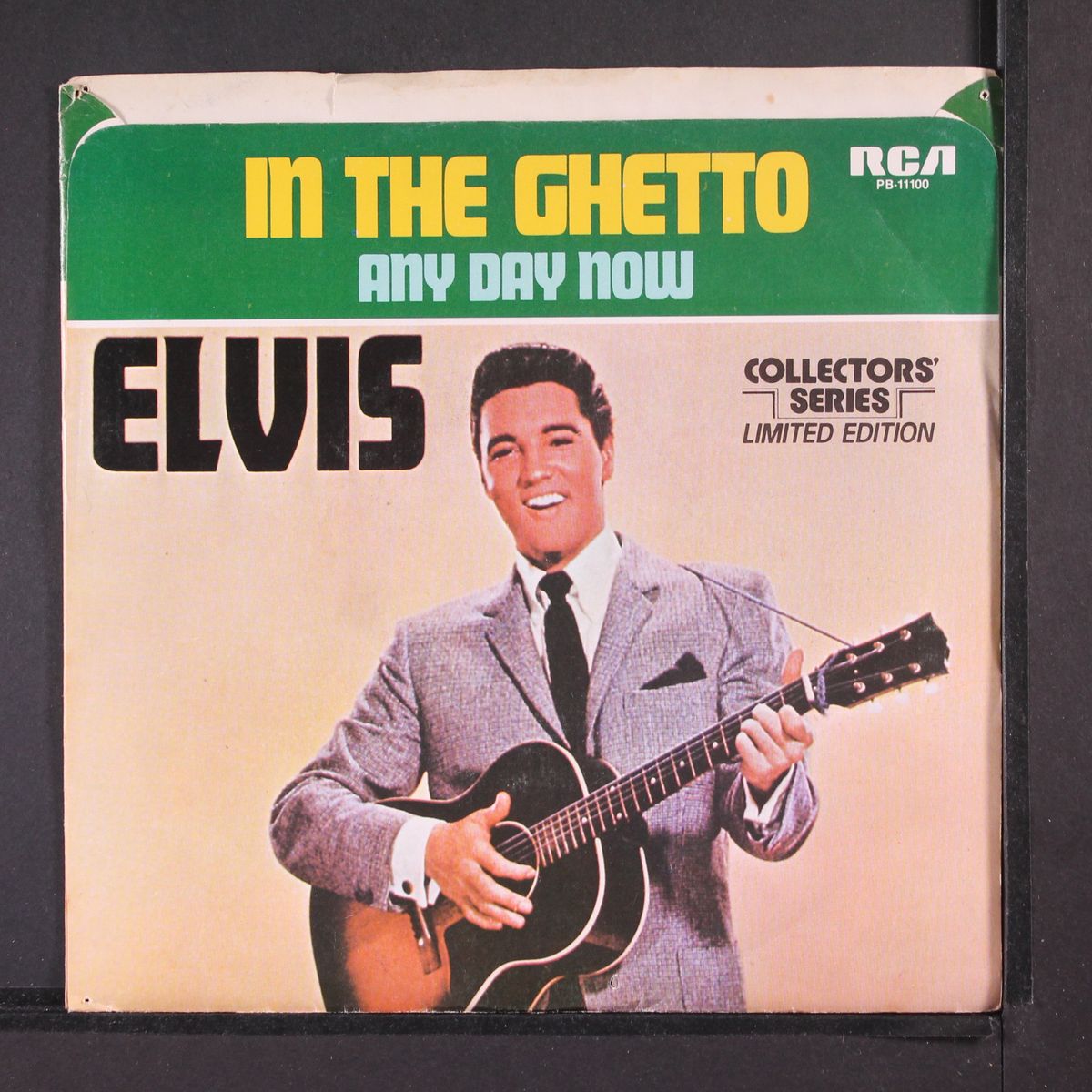 in the ghetto by ELVIS PRESLEY