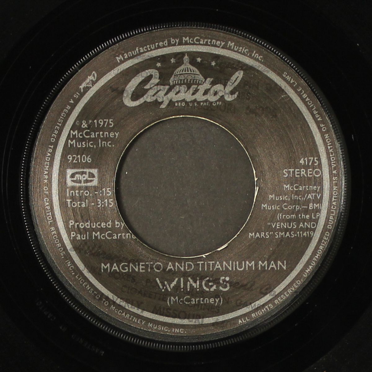 venus and mars rock show / magneto and titanium man by WINGS