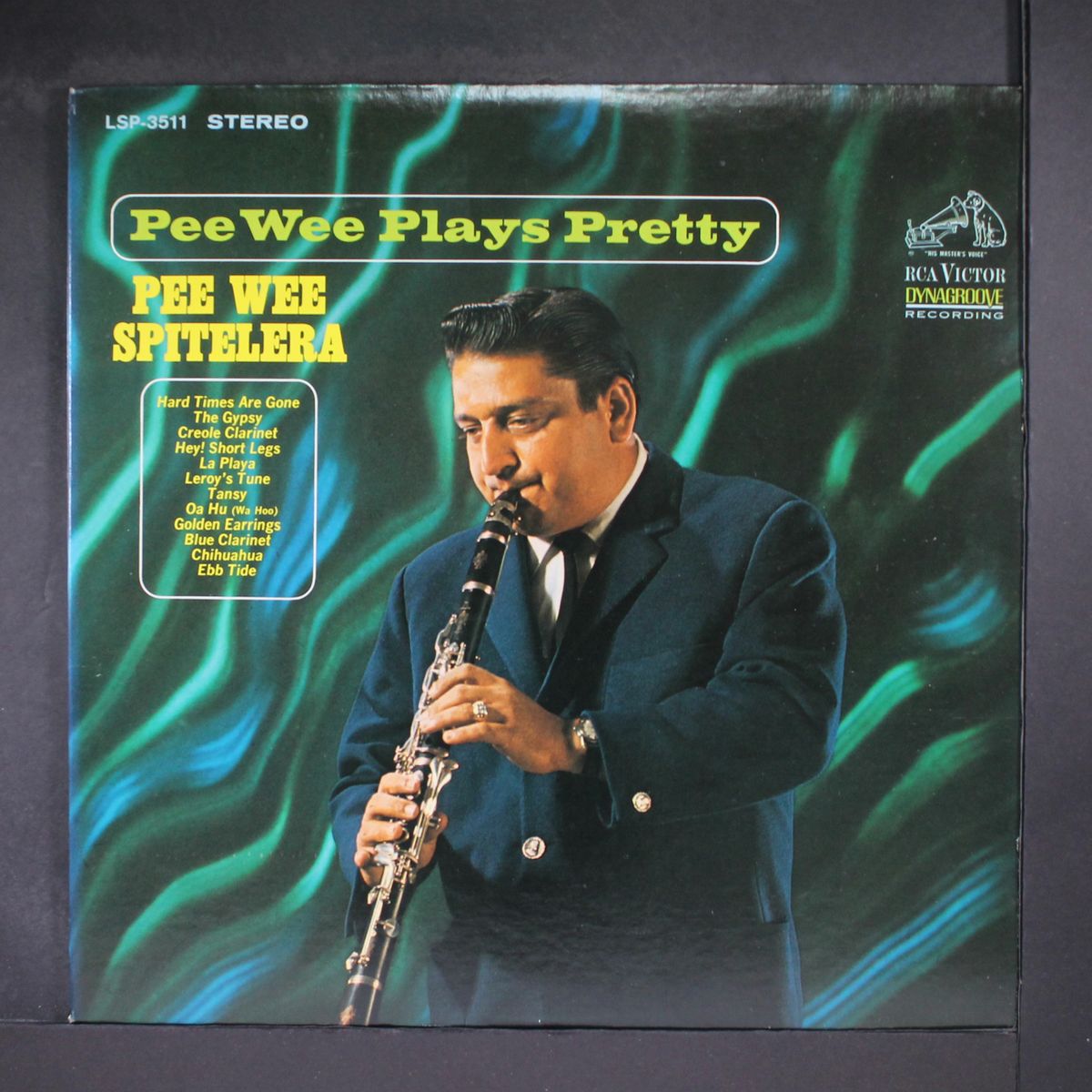pee wee plays pretty by PEE WEE SPITELERA