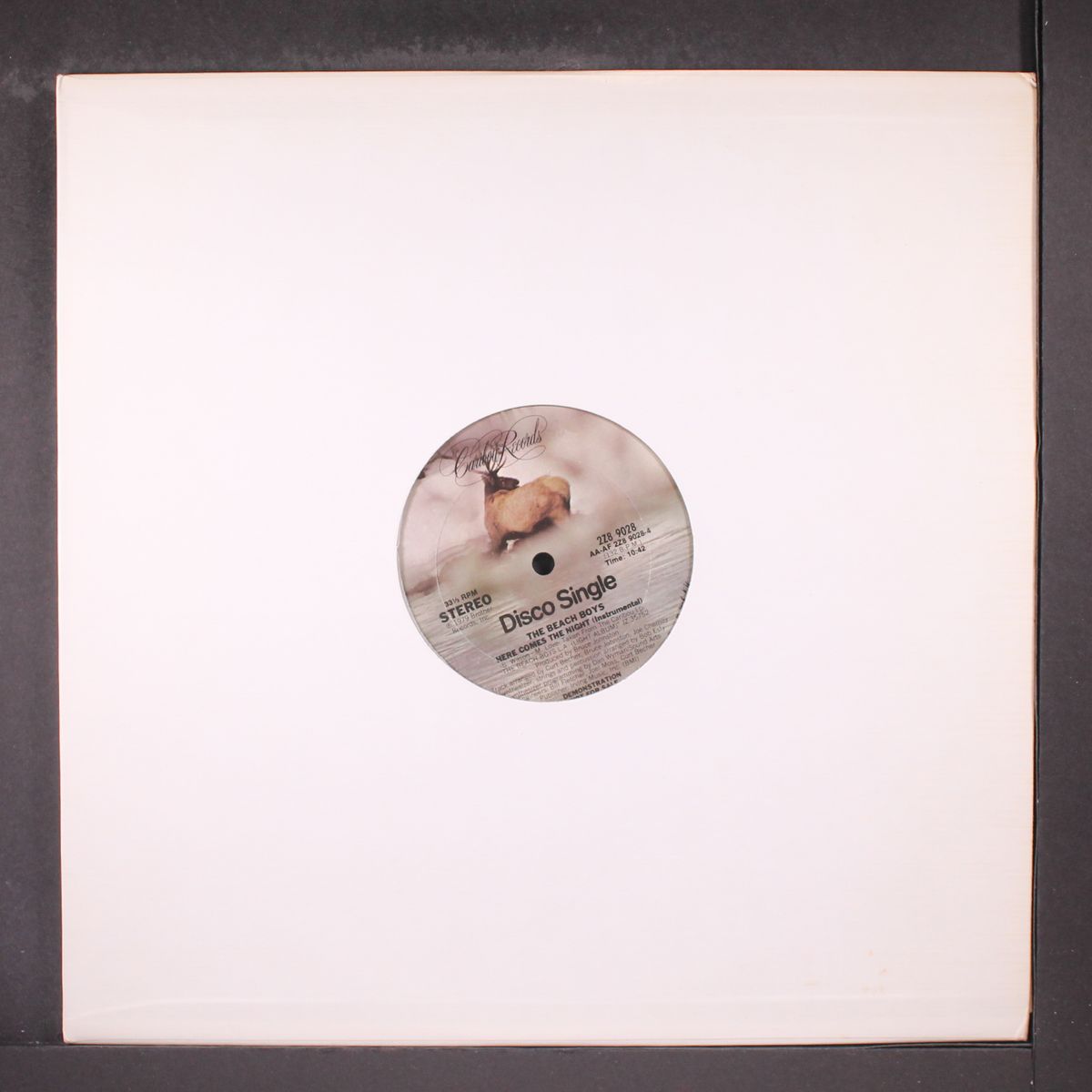 here comes the night / instrumental by BEACH BOYS