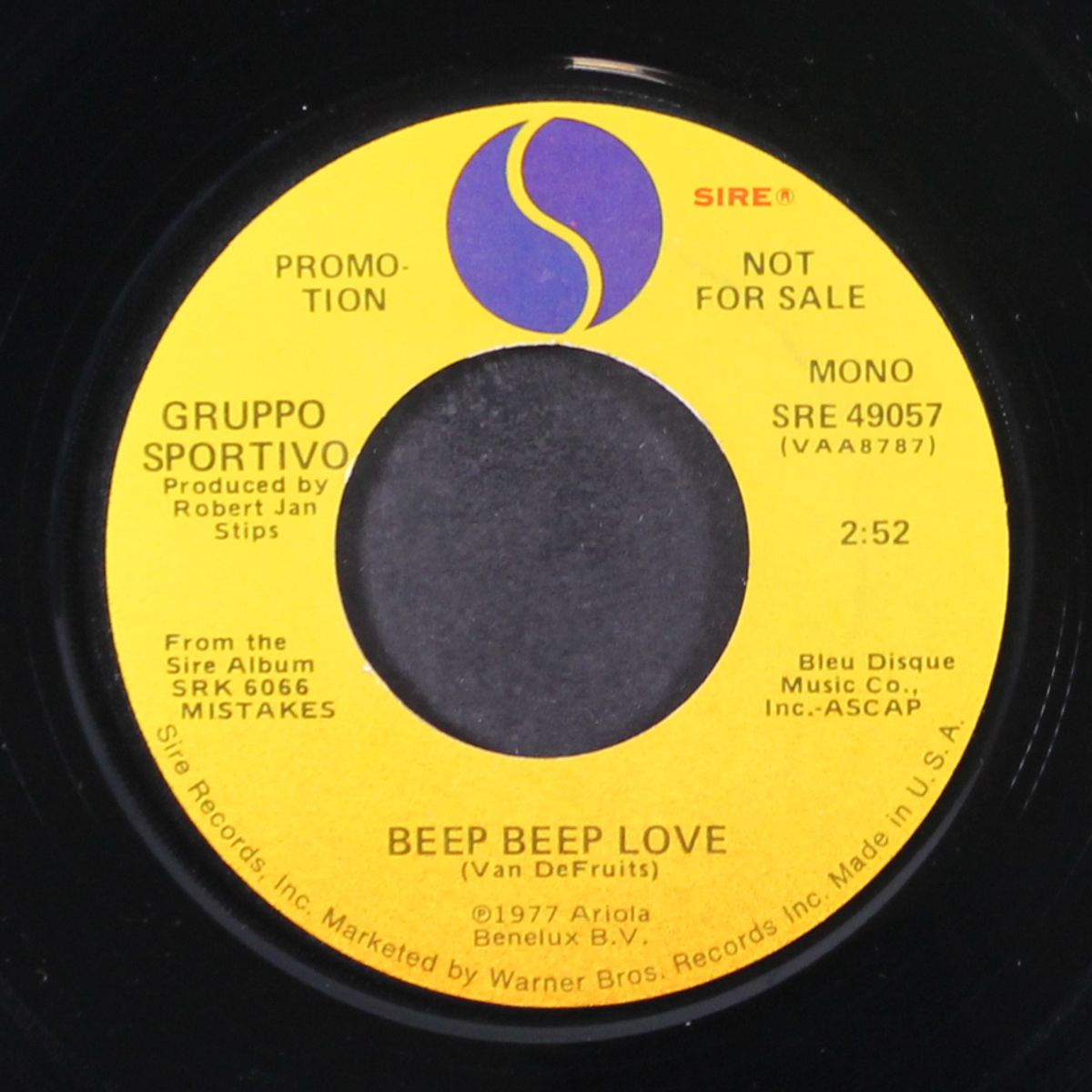 beep beep love / mono by GRUPPO SPORTIVO