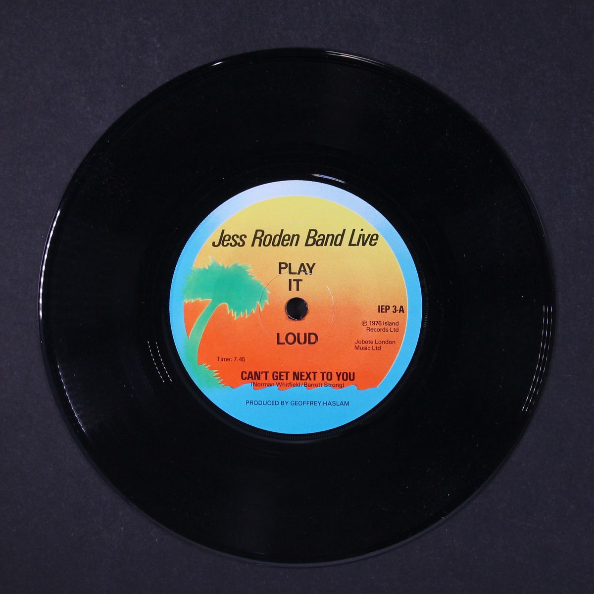 live by JESS RODEN BAND