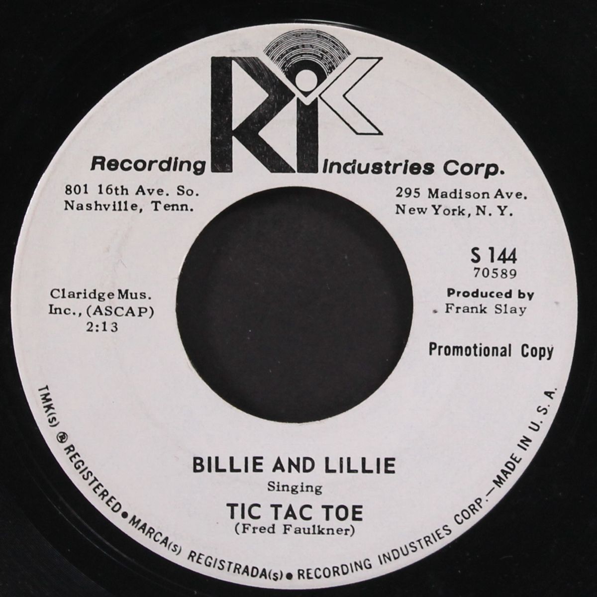 tic tac toe / coconut cake by BILLIE & LILLIE