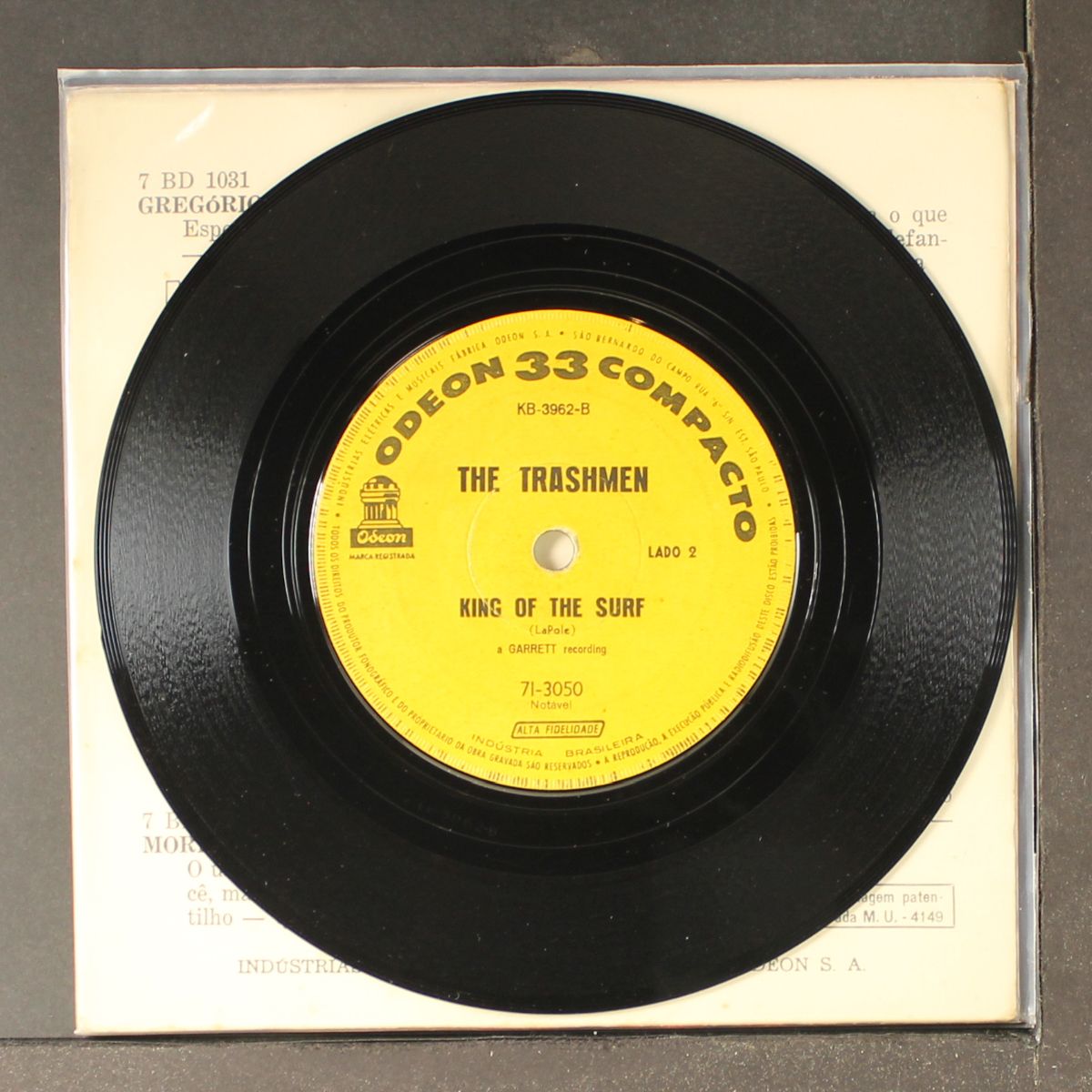 surfin' bird / king of the surf by TRASHMEN