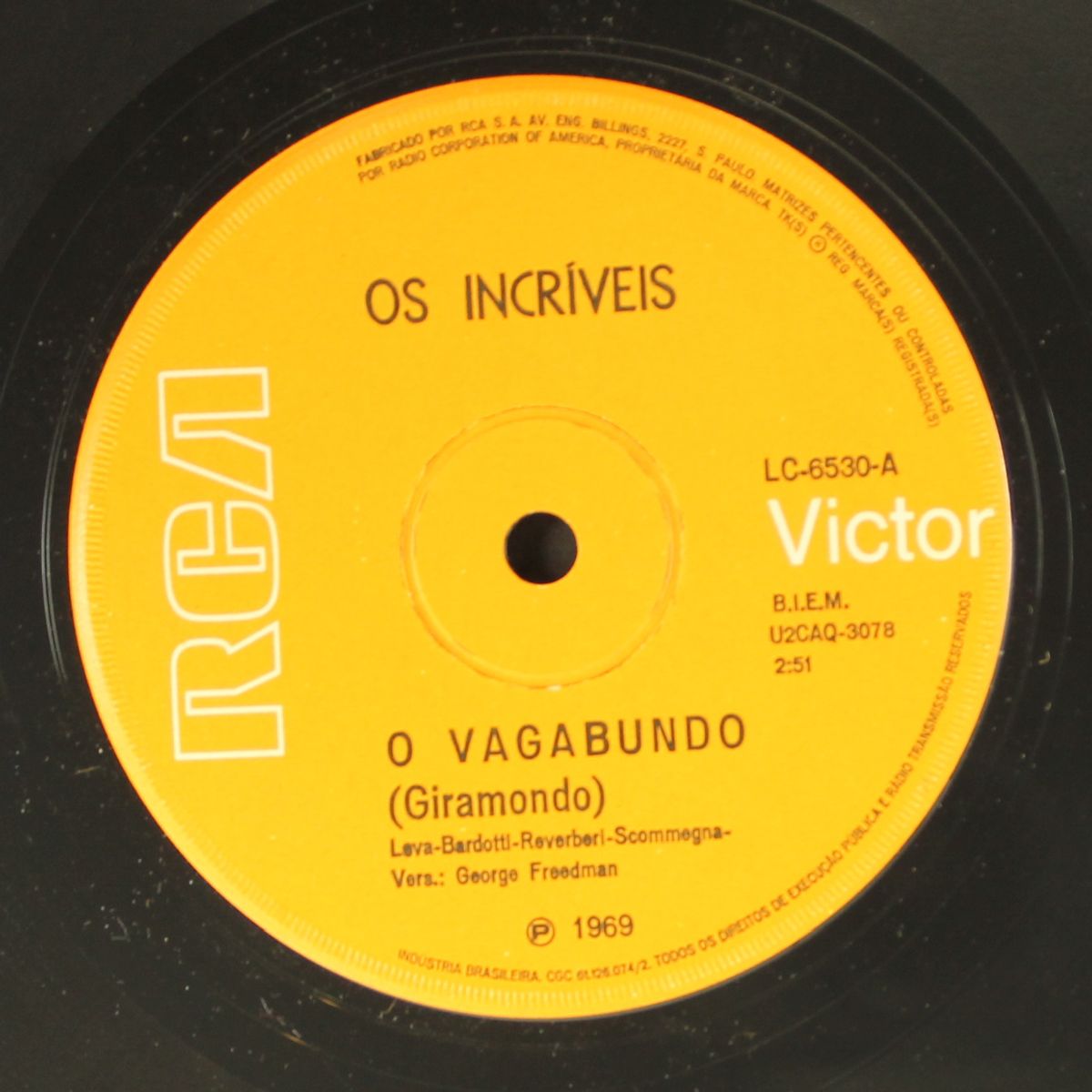o vagabundo / santa lucia by OS INCRIVEIS