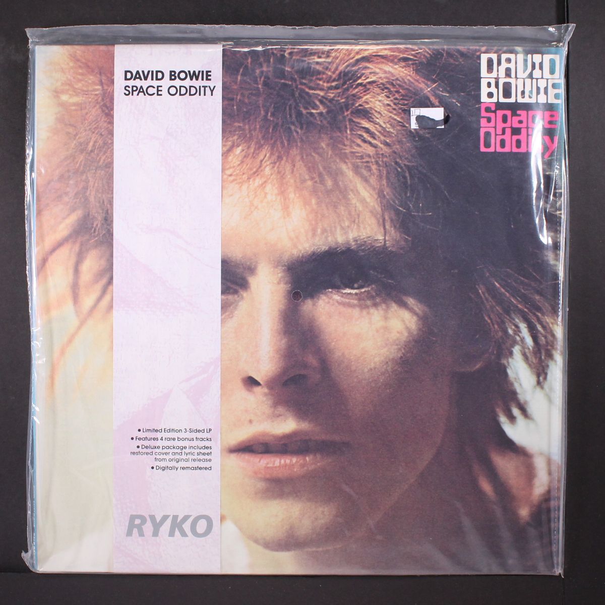 space oddity by DAVID BOWIE