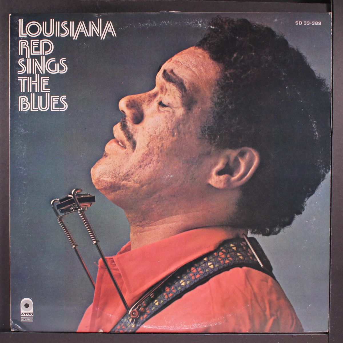 sings the blues by LOUISIANA RED