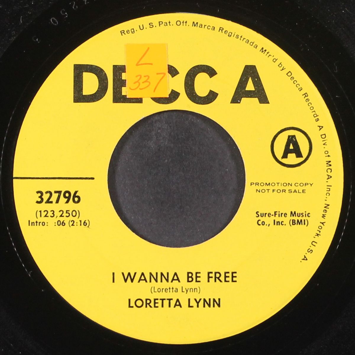 i wanna be free / if i never love again by LORETTA LYNN