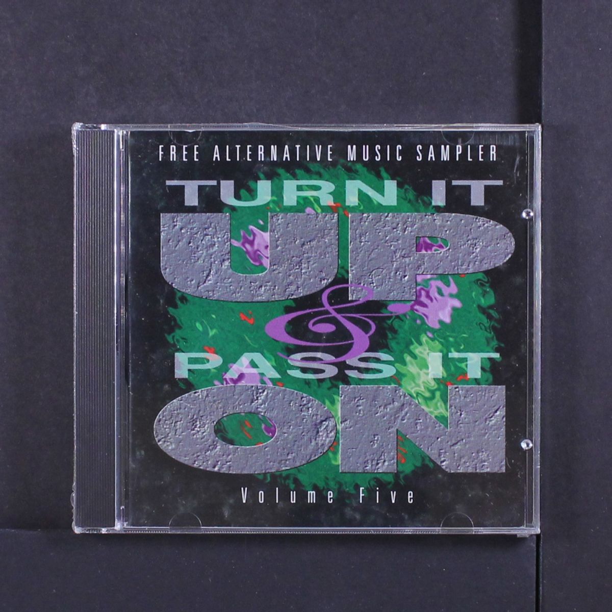 turn it up & pass it on - volume 5 by VARIOUS