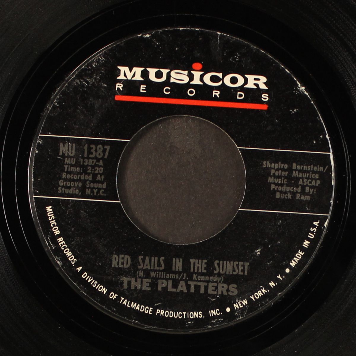 red sails in the sunset / sayanora by PLATTERS