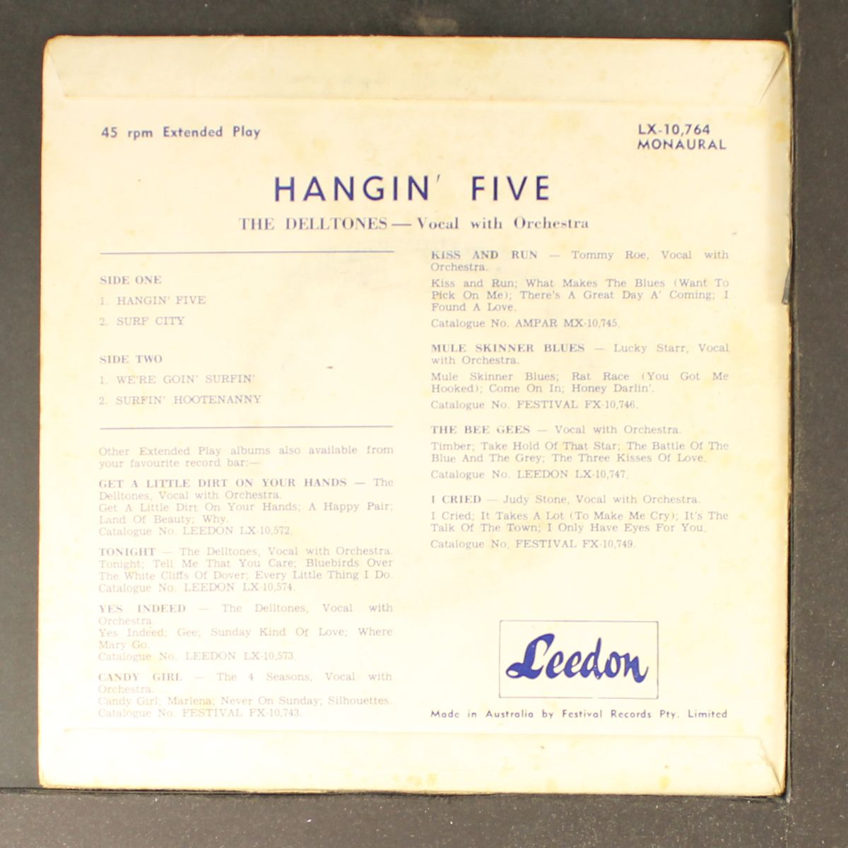 hangin' five by DELLTONES