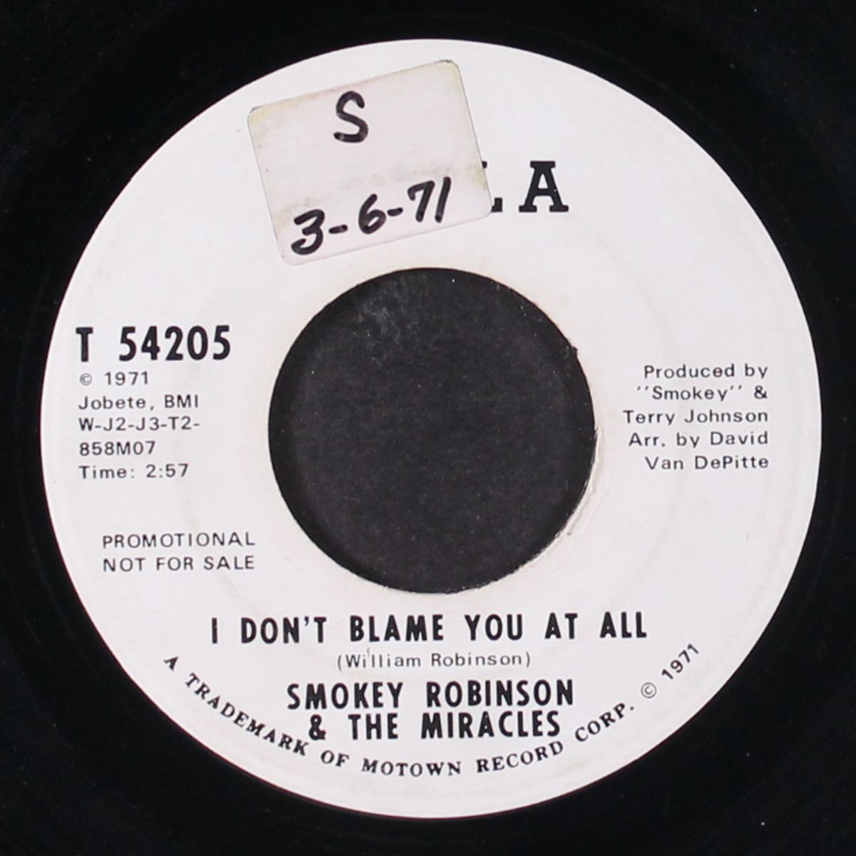 i don't blame you at all by SMOKEY ROBINSON & MIRACLES