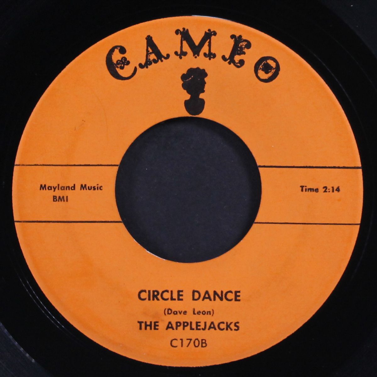 love scene / circle dance by APPLEJACKS