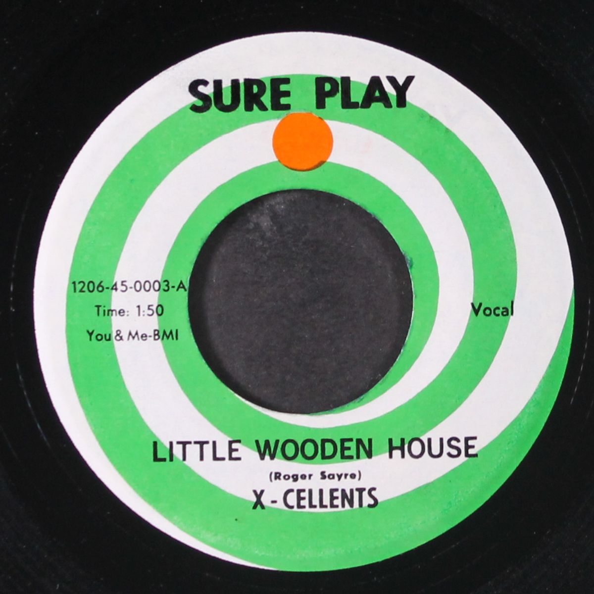 hang it up! / little wooden house by X-CELLENTS