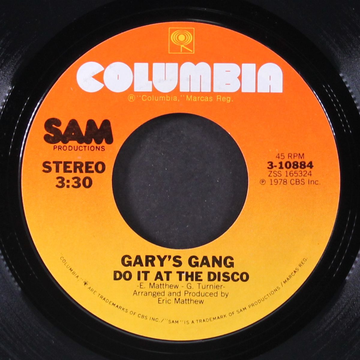 keep on dancin' / do it at the disco by GARY'S GANG