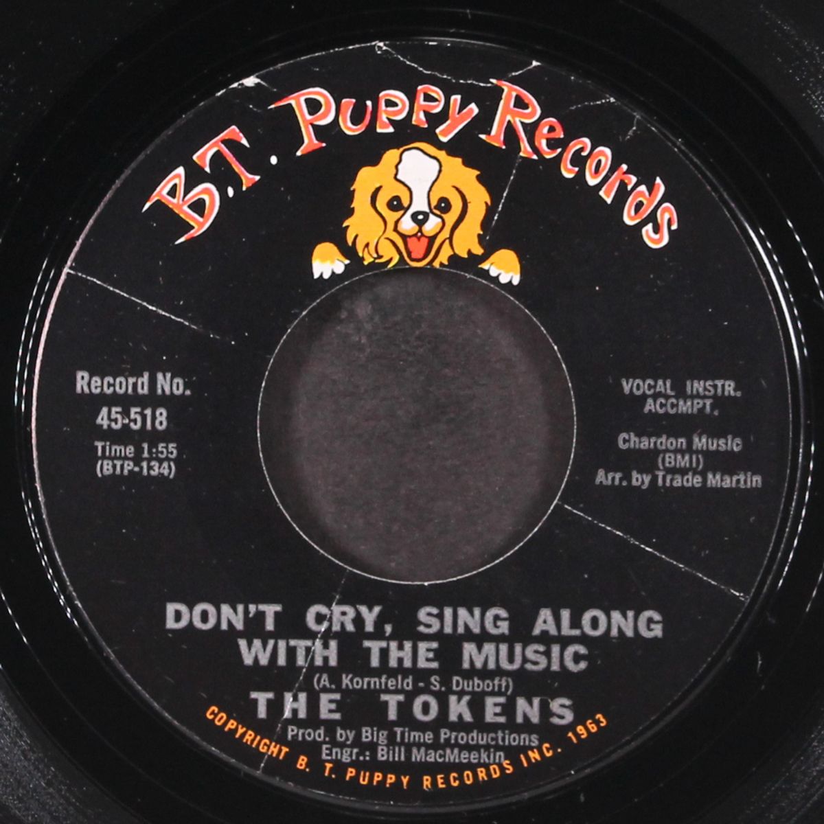 i hear trumpets blow / don't cry, sing along with the music by TOKENS