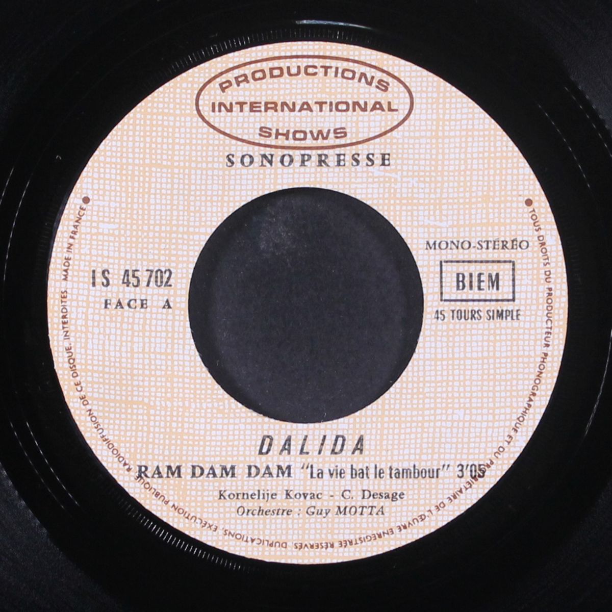 ils ont change ma chanson, ma by DALIDA