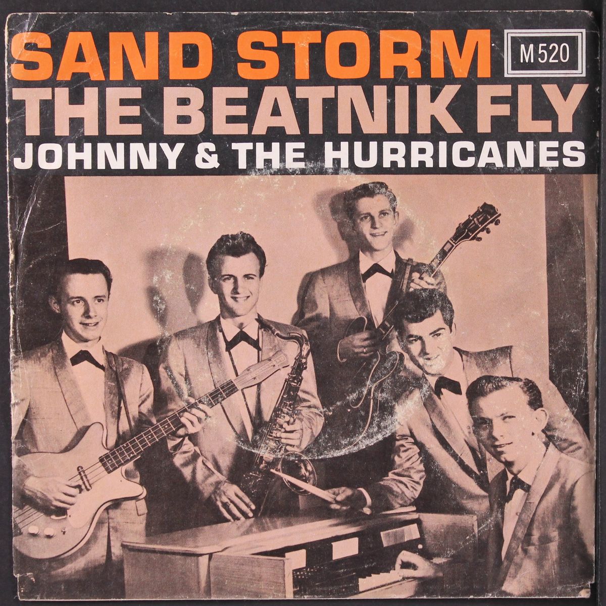 sand storm / the beatnik fly by JOHNNY & HURRICANES