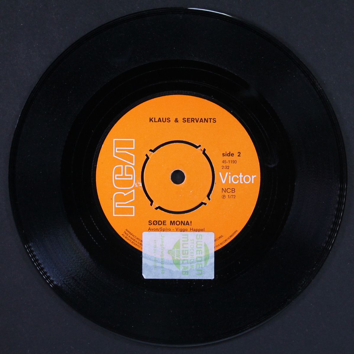sode mona / (jeg er pa vej til herstedvester) by KLAUS & SERVANTS