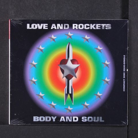 LOVE & ROCKETS
