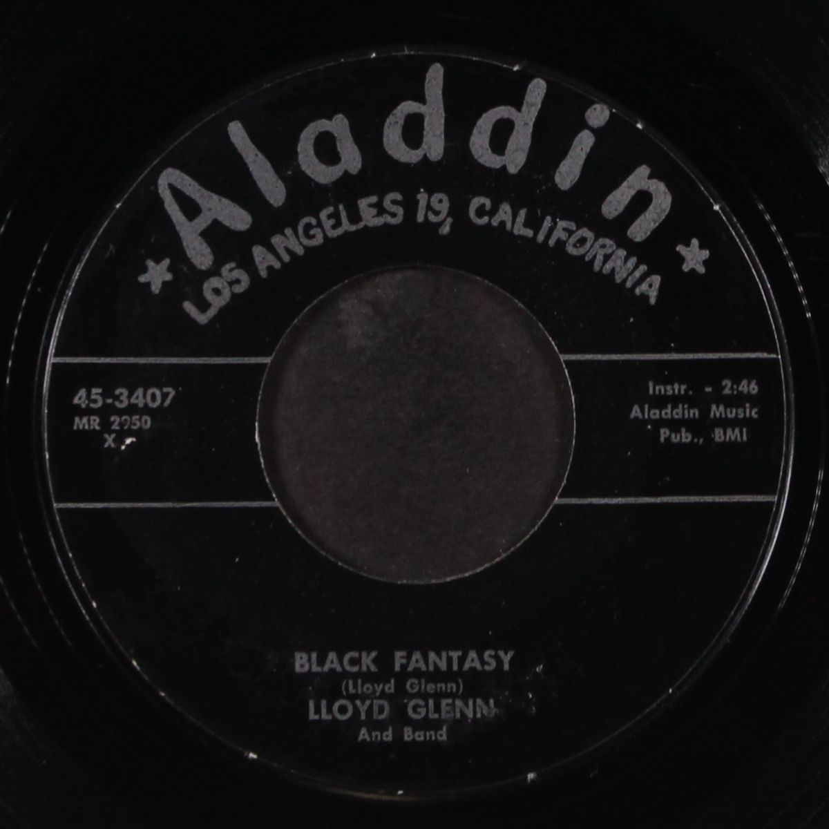 black fantasy / cute-tee by LLOYD GLENN
