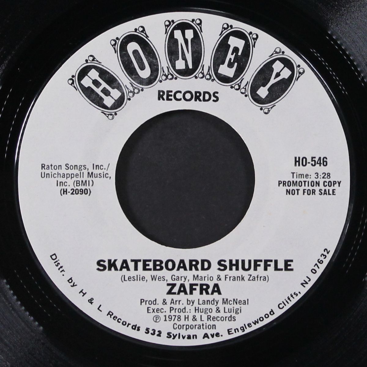 skateboard shuffle / same by ZAFRA