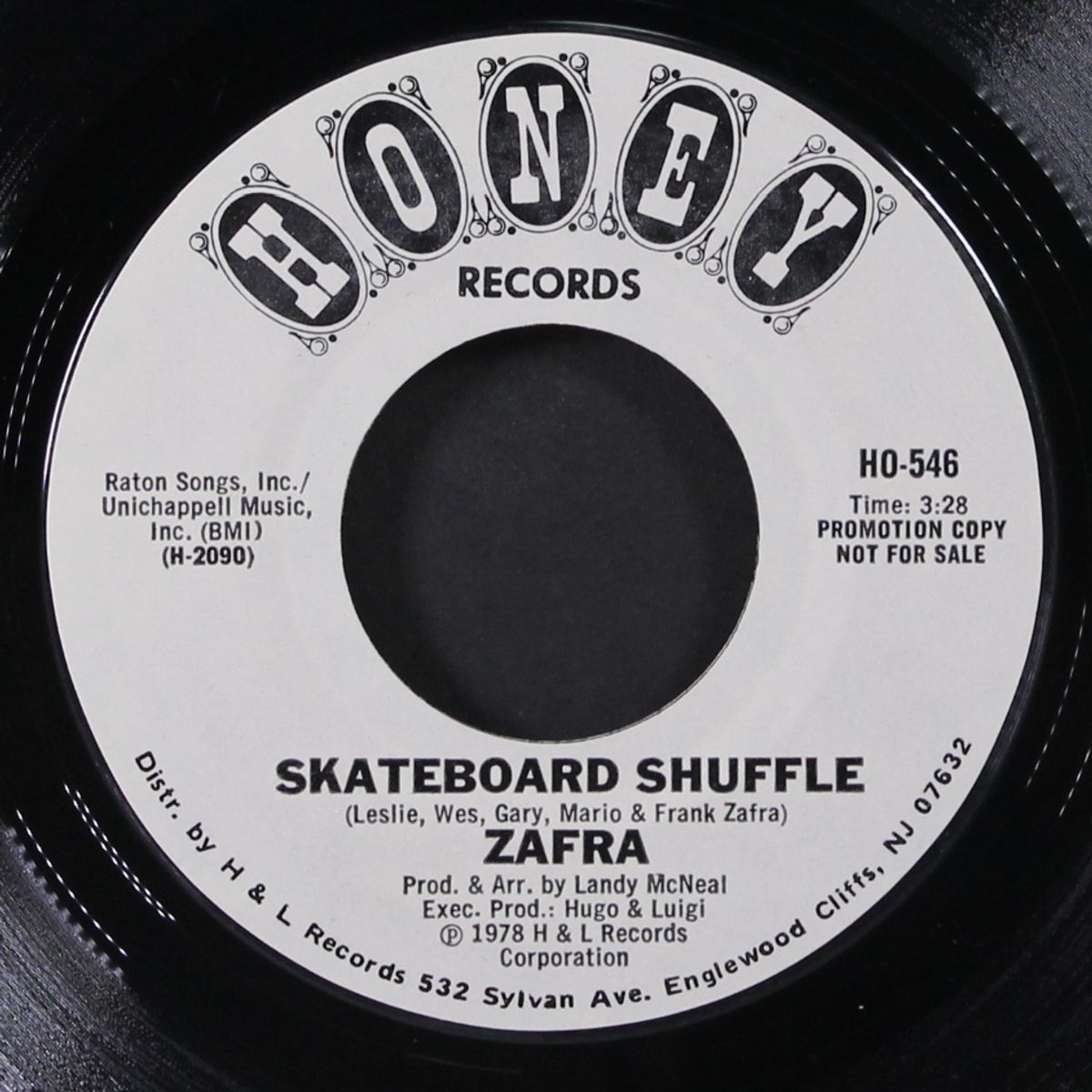 skateboard shuffle / same by ZAFRA