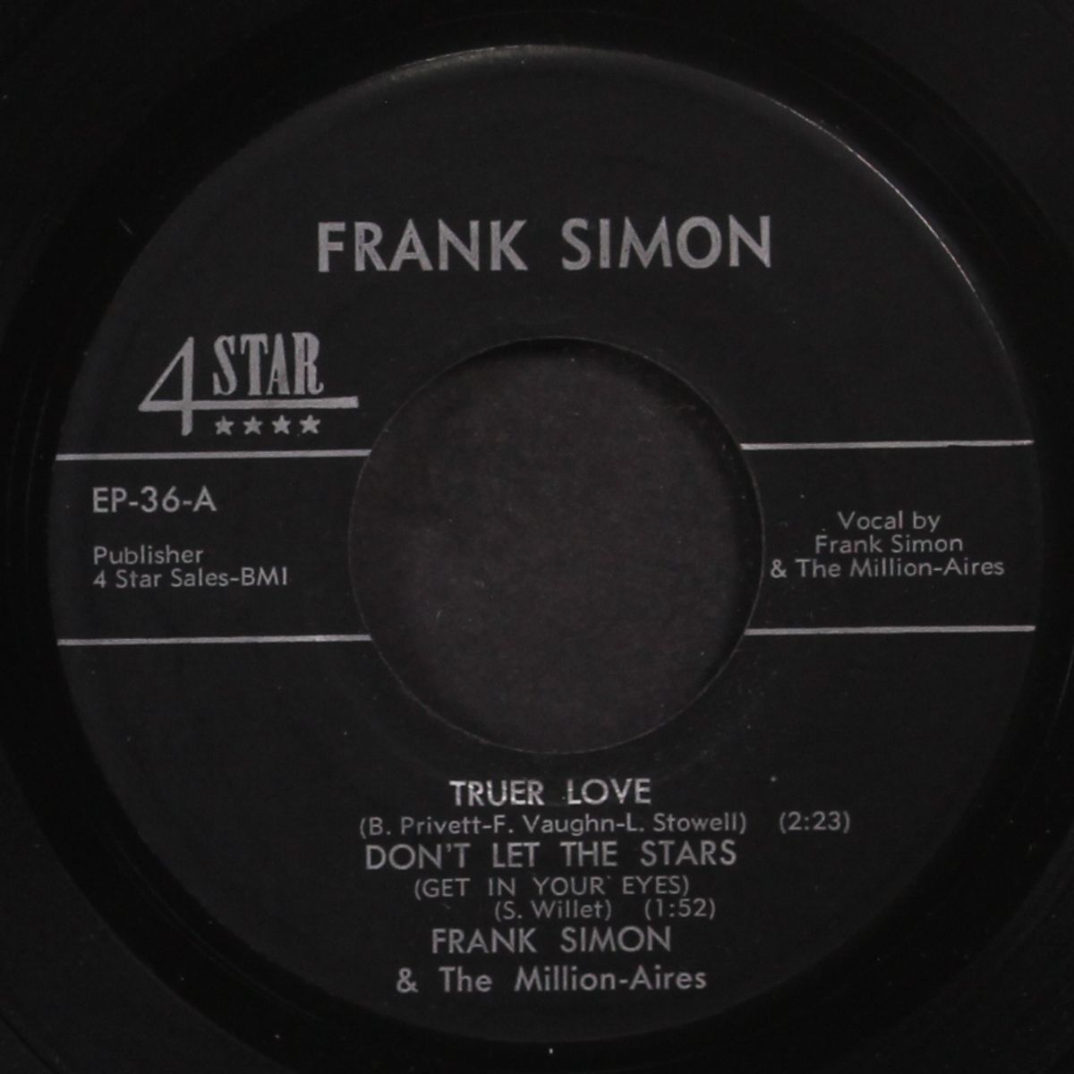 send me the pillow / +3 by FRANK SIMON